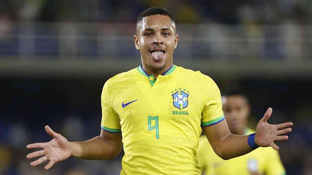 OFFICIAL: Barca confirm signing of 18-year-old Brazilian wonderkid Vitor Roque - MirrorLog