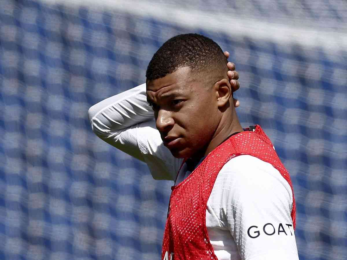 Mbappe returns to PSG training, communicates decision to Enrique - MirrorLog