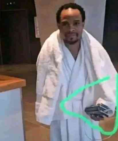 Upon all the power wey Odumeje get,he still carries power bank - MirrorLog