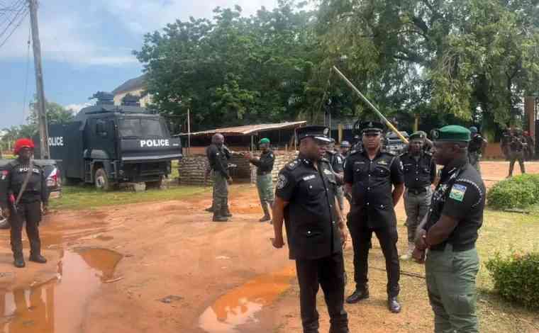 Police, Vigilante Members Kill 2 Kidnappers in Anambra State - MirrorLog