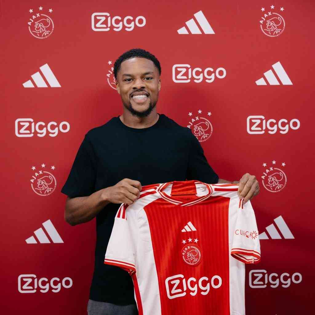 Akpom joins Ajax from Middles - MirrorLog