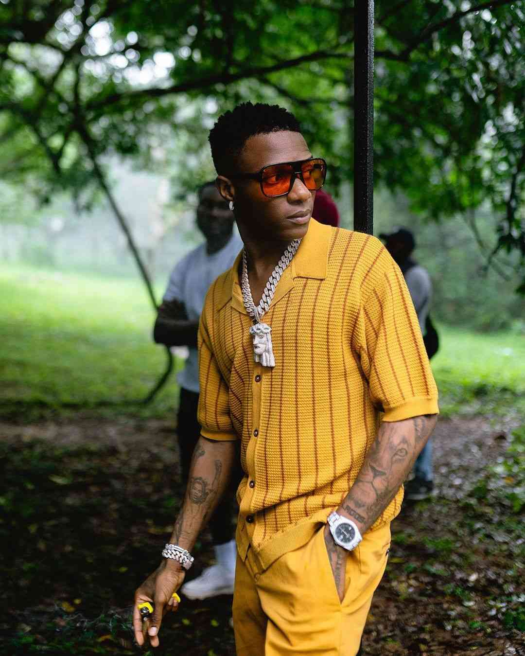 Mehn, I am a local boy, forget all about Louis, Gucci stuffs , I really come from the dirty : said by a Nigeria musicain popularly known as Wizkid - MirrorLog