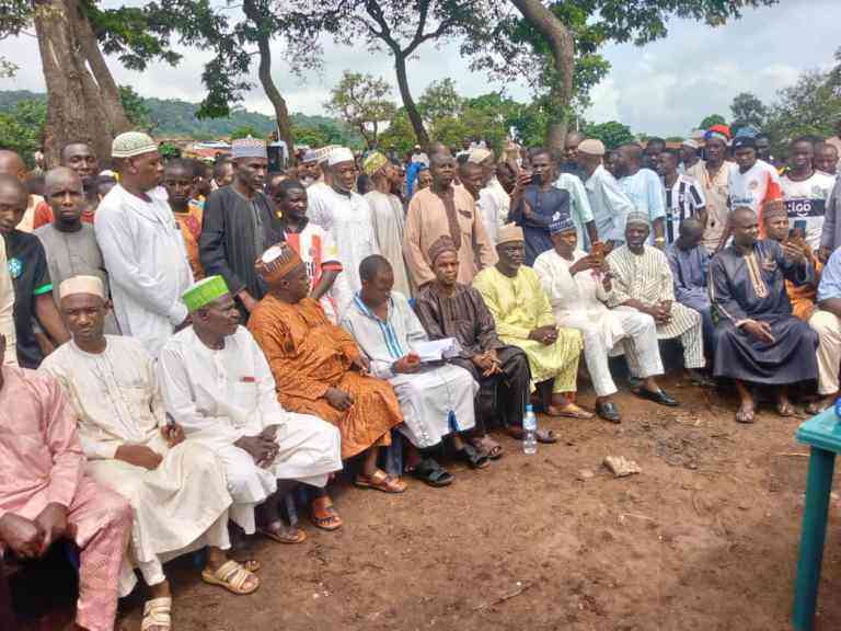 Traders at the Lokpanta cattle market have come out to deny reports of 70 decomposed bodies found in the area - MirrorLog