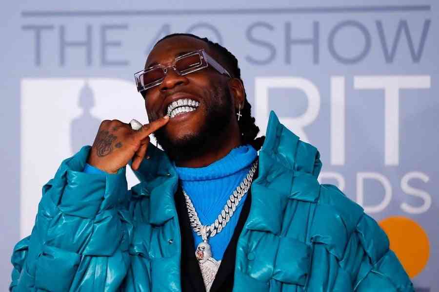 Burna Boy equals Davido’s record on US Apple Music chart - MirrorLog