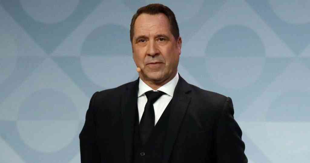 David Seaman, has said that he would be happy if Chelsea sacked Mauricio Pochettino - MirrorLog