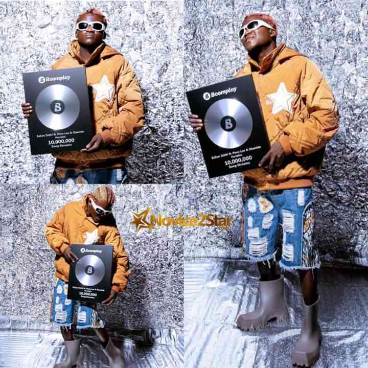 You Dey Whyne:Wahala Musician, Portable Poses With His 10 Million Streams Boomplay Plaque. Congratulations 🎉 - MirrorLog