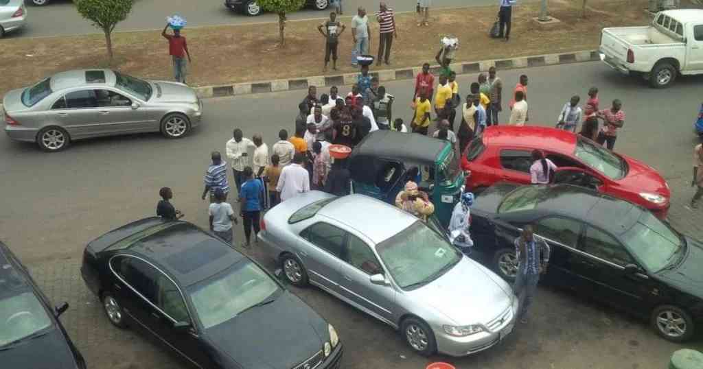 FCT resident in fear as robbers surround the area - MirrorLog