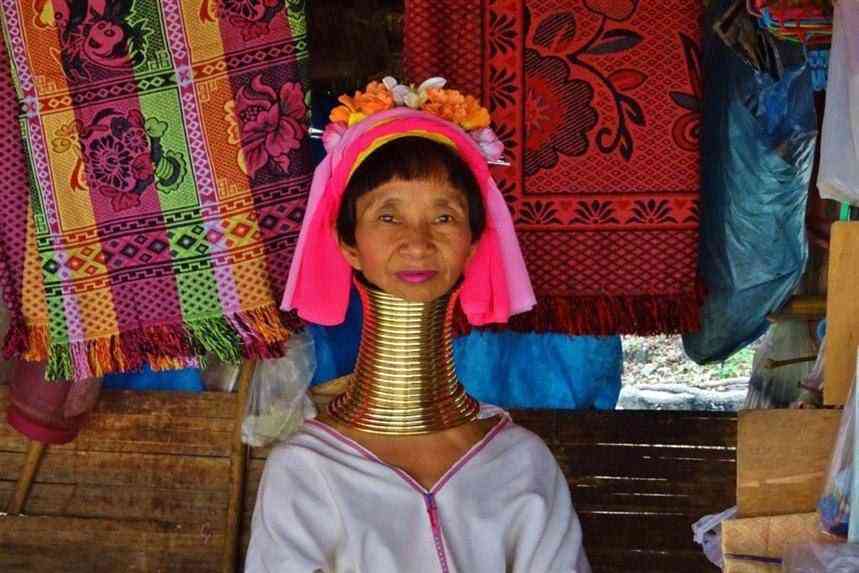 Picture of Karen long neck woman in Thailand Asia - MirrorLog