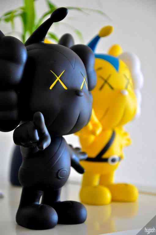 Kaws cartoon - MirrorLog