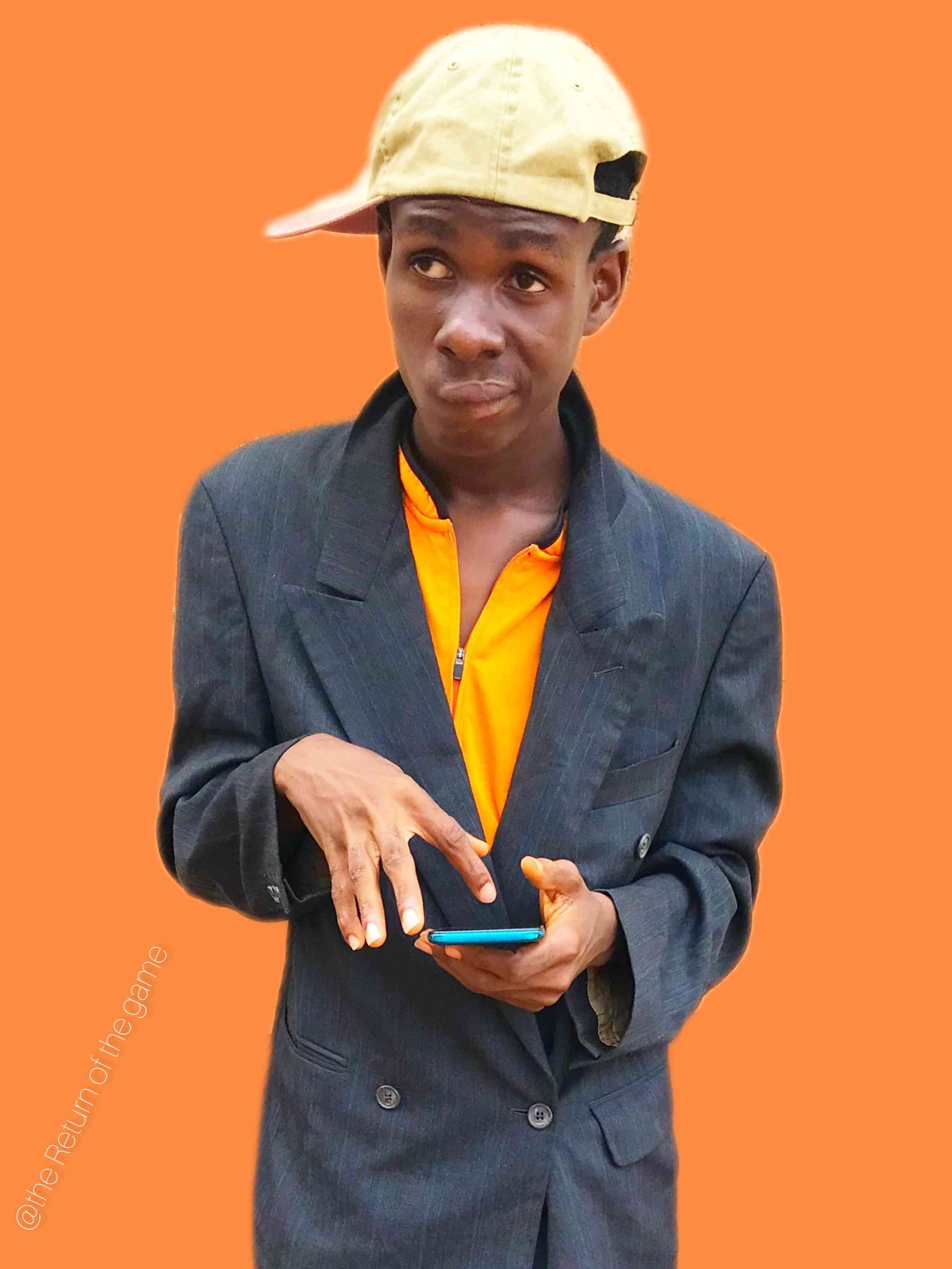 A new Nigerian comedian entertainer  brain briber - MirrorLog