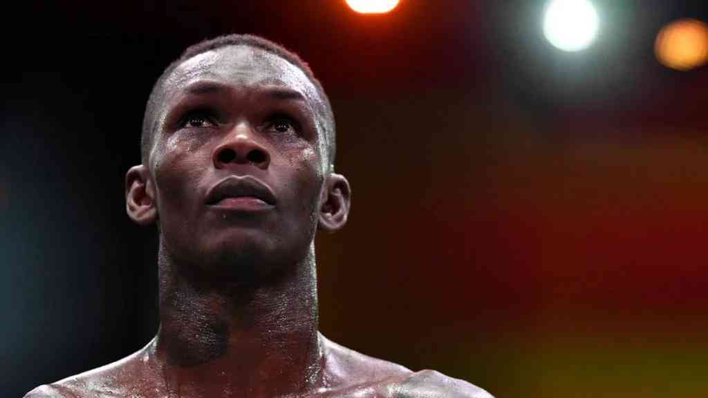 Israel Adesanya loses middleweight title to Strickland in shock defeat - MirrorLog