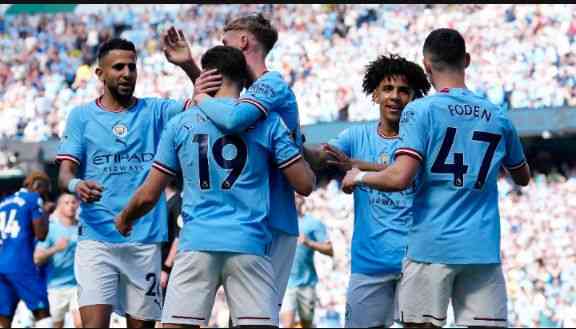 Champions Manchester City finish with a flourish at home - MirrorLog