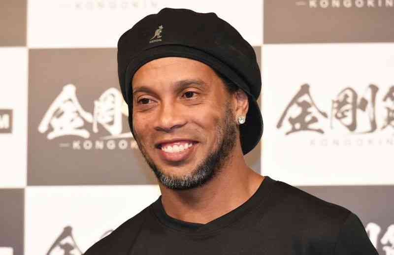 Ronaldinho,has stated that he would have loved to have played alongside Cristiano Ronaldo, rather than Lionel Messi. - MirrorLog